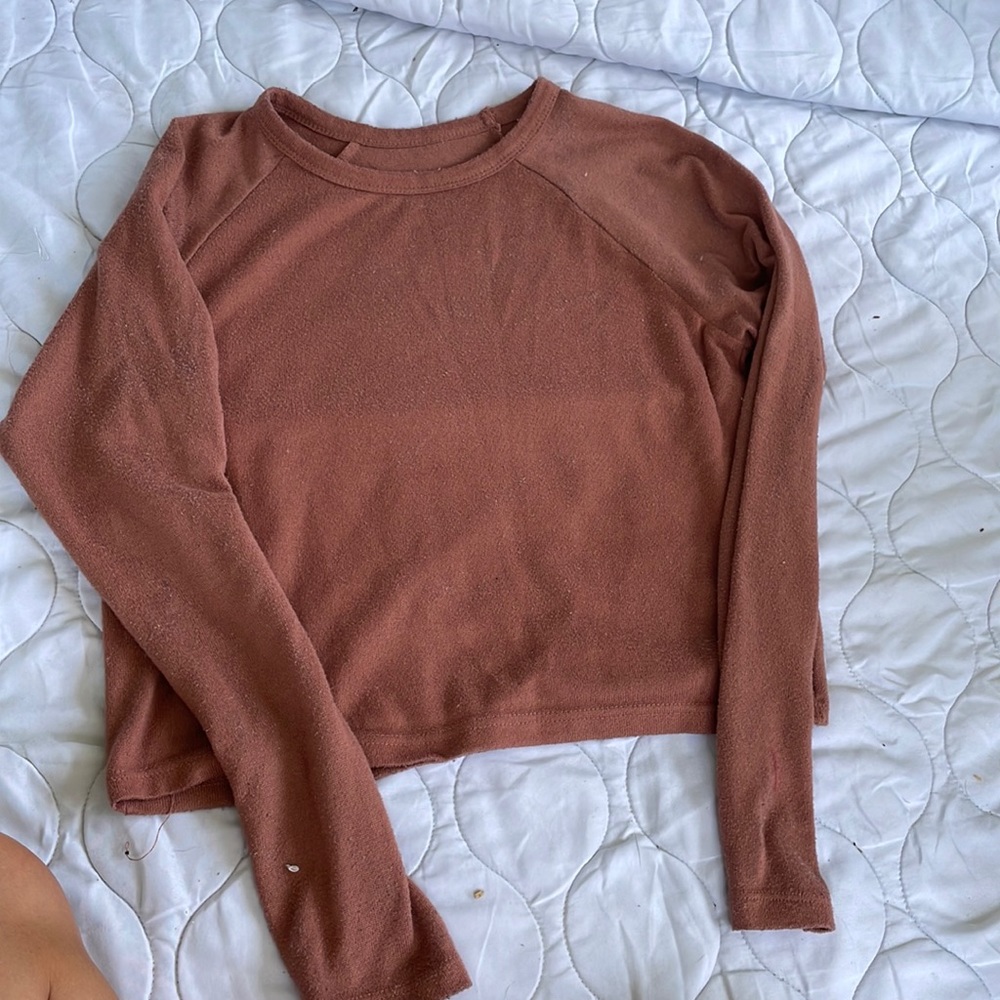Long sleeve cropped tshirt